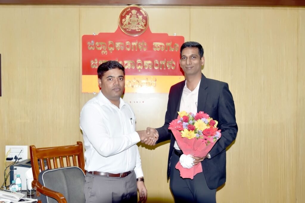 ವಿಜಯಪುರ ನೂತನ ಜಿಲ್ಲಾಧಿಕಾರಿಯಾಗಿ ಡಾ. ಆನಂದ ಅಧಿಕಾರ ಸ್ವೀಕಾರ