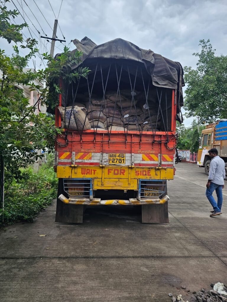 ಅಕ್ರಮ ಪಡಿತರ ಅಕ್ಕಿ ವಶ: ಪೊಲೀಸರ ದಾಳಿ