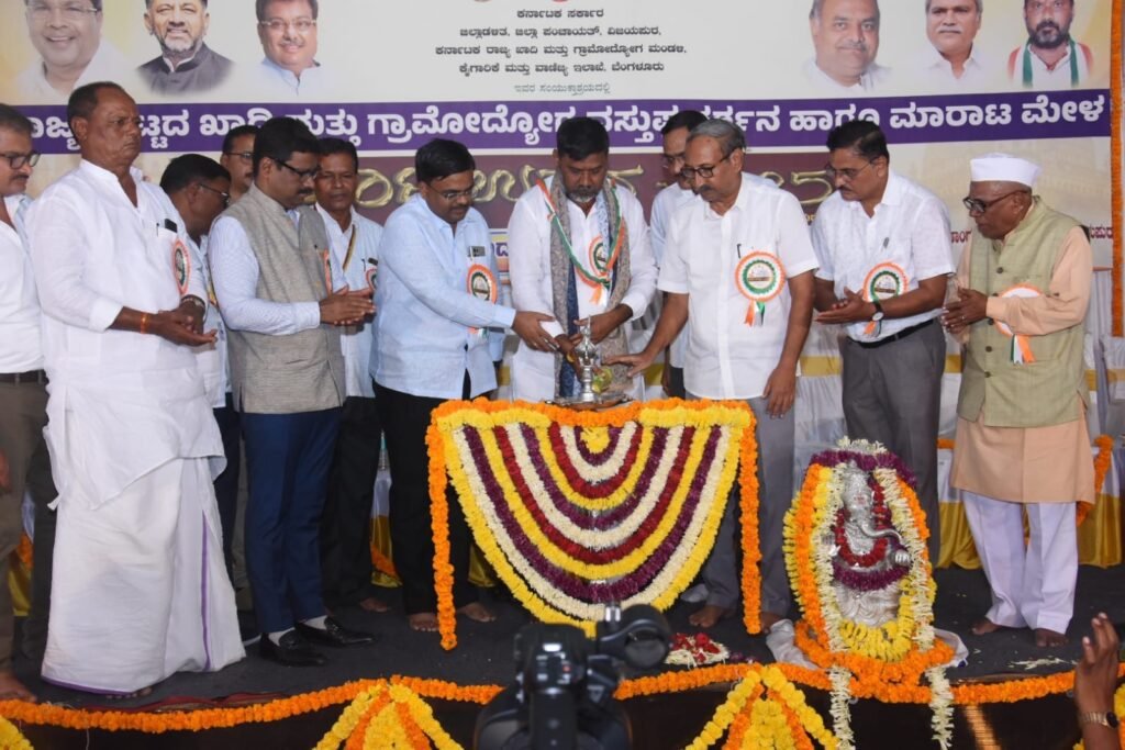 ಖಾದಿ ಸ್ವಾಭಿಮಾನ-ಸ್ವಾವಲಂಬನೆ ಸಂಕೇತ- ಮಂಡಳಿ ಅಧ್ಯಕ್ಷ ಬಸನಗೌಡ ತುರವಿಹಾಳ